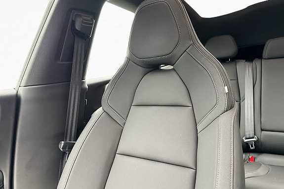 Polestar 4 16 of 19