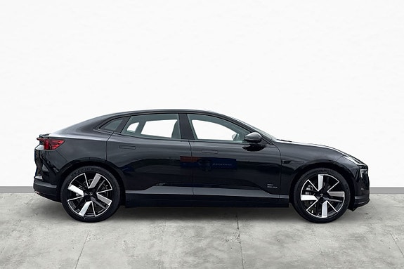 Polestar 4 5 of 19
