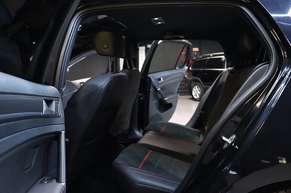 Volkswagen Golf I 14 of 23