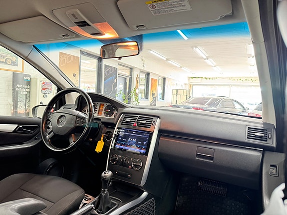 Mercedes-Benz B170 18 of 30