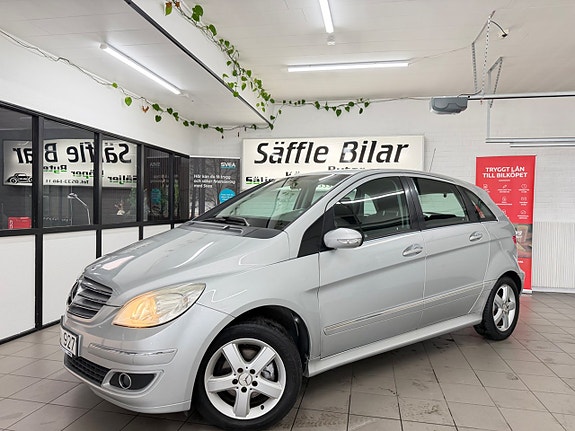 Mercedes-Benz B170 2 of 30