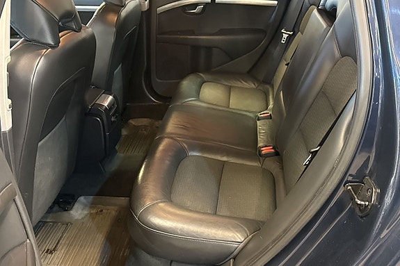 Volvo V70 8 of 9