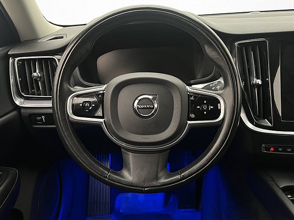 Volvo V60 13 of 30
