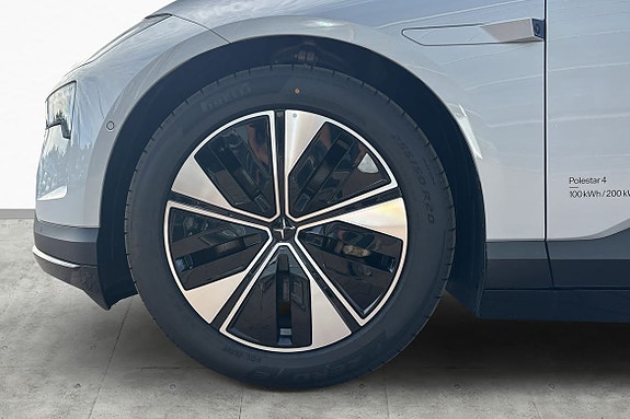 Polestar 4 7 of 15