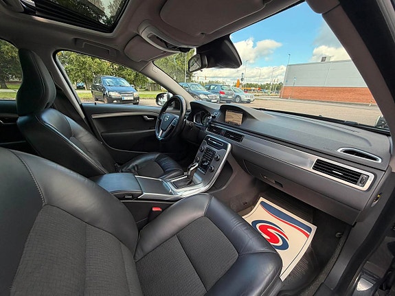 Volvo V70 14 of 24