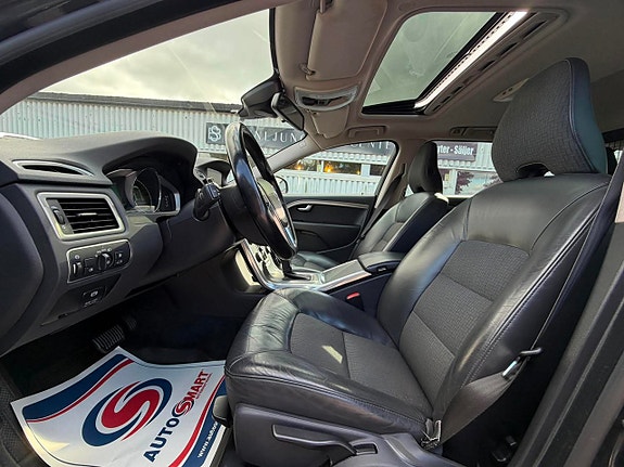 Volvo V70 12 of 24