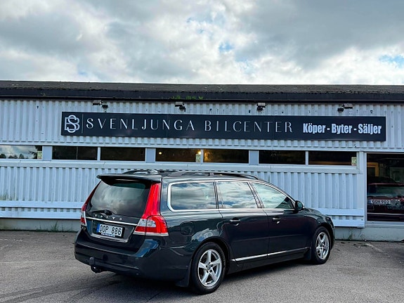 Volvo V70 3 of 24