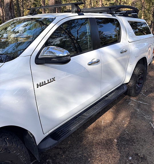 Toyota HiLux 3 of 11