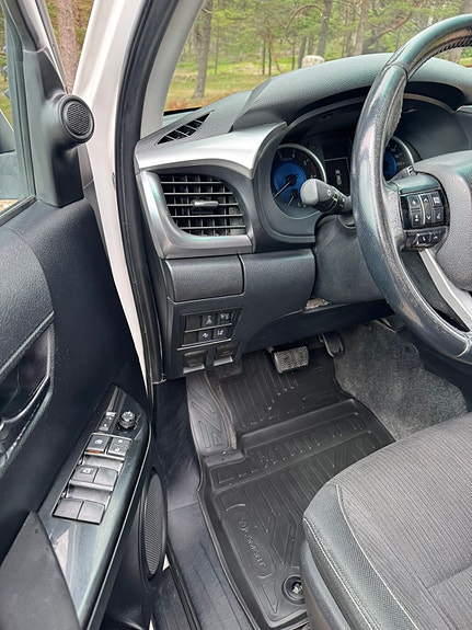 Toyota HiLux 11 of 11