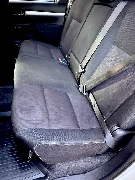 Toyota HiLux 7 of 11