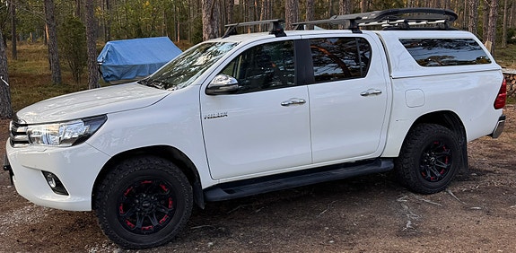 Toyota HiLux 8 of 11