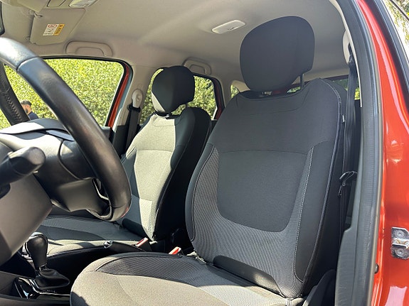 Renault Captur 10 of 23