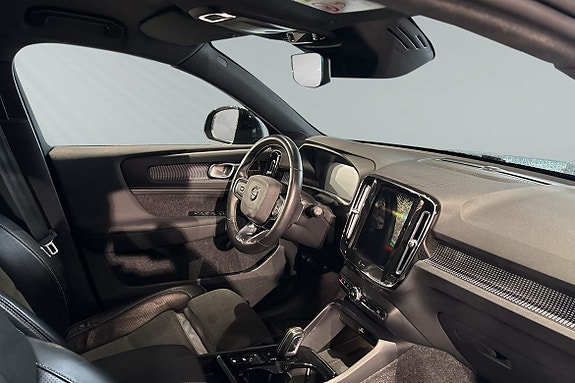 Volvo XC40 10 of 12