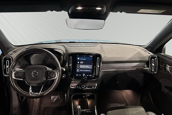 Volvo XC40 9 of 12