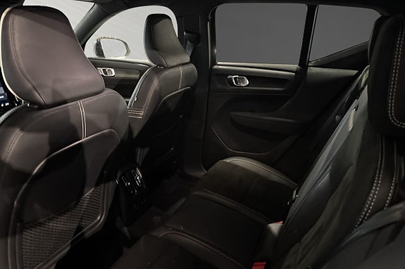 Volvo XC40 8 of 12