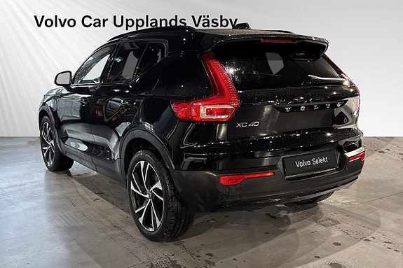Volvo XC40 4 of 12