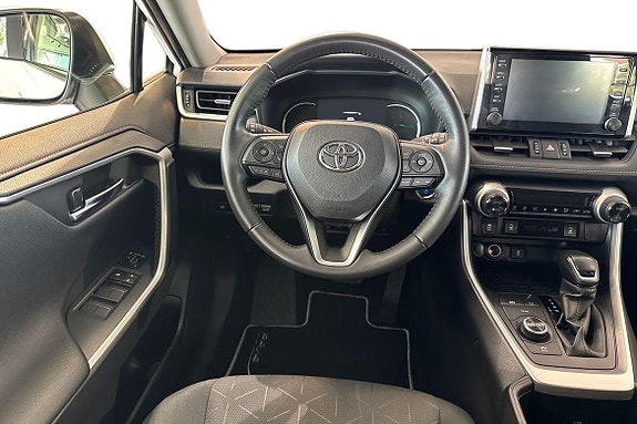 Toyota RAV4 11 of 21