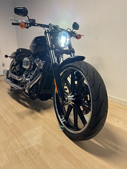 Harley-Davidson Breakout Breakout 114 4 of 11