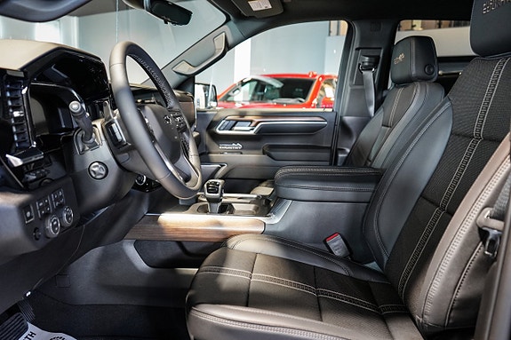 Chevrolet Silverado EV 13 of 30
