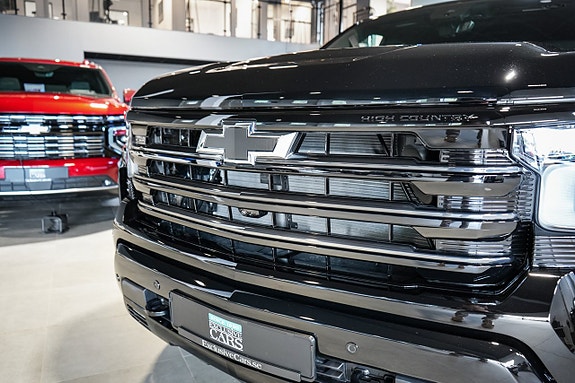 Chevrolet Silverado EV 9 of 30