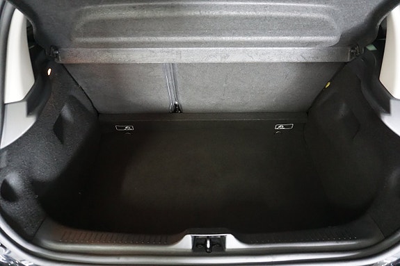 Renault Clio 23 of 29