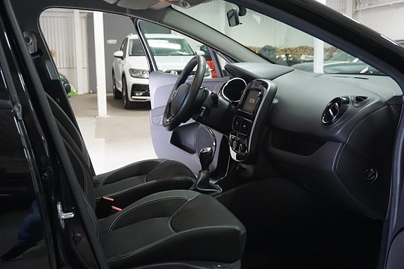 Renault Clio 25 of 29