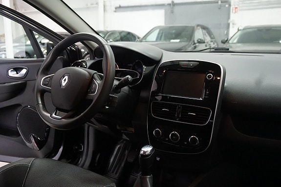 Renault Clio 24 of 29