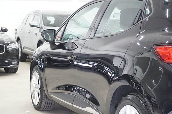 Renault Clio 18 of 29