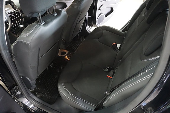 Renault Clio 21 of 29