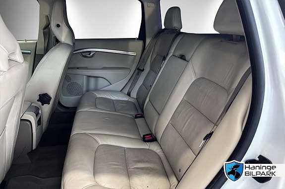 Volvo V70 25 of 27