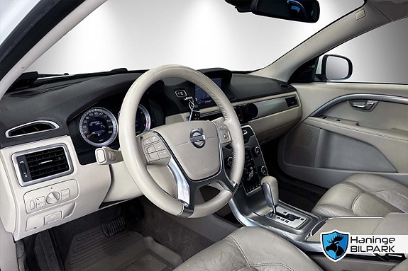 Volvo V70 12 of 27