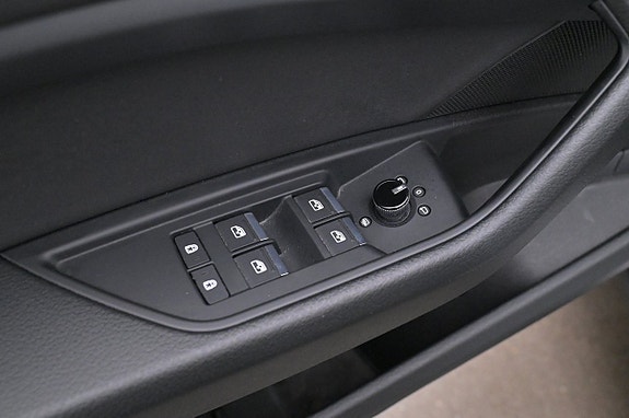Audi e-tron 11 of 27