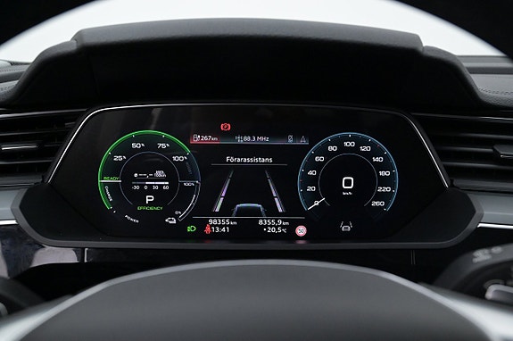 Audi e-tron 9 of 27