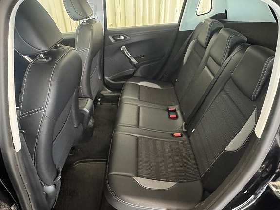Peugeot 2008 9 of 15