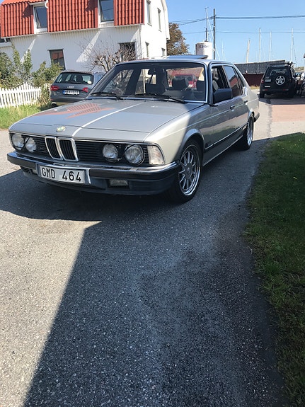 BMW 745i 5 of 9