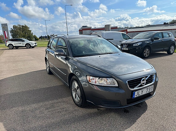 Volvo V50 3 of 8