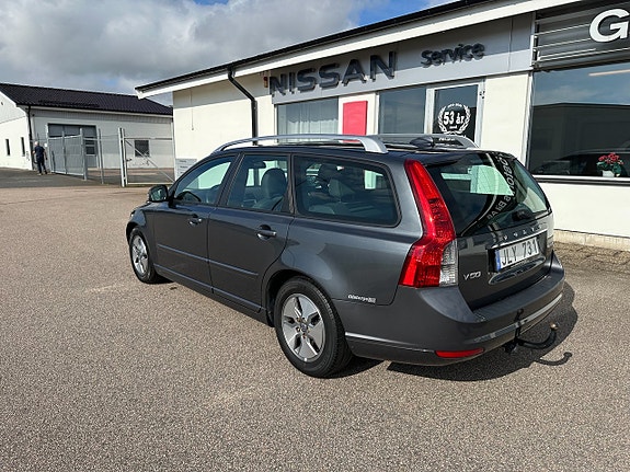 Volvo V50 2 of 8