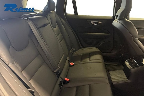 Volvo V60 11 of 23