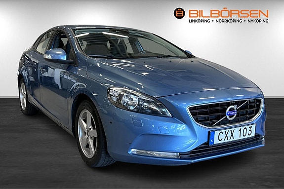 Volvo V40 3 of 20