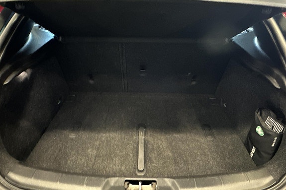 Volvo V40 14 of 20