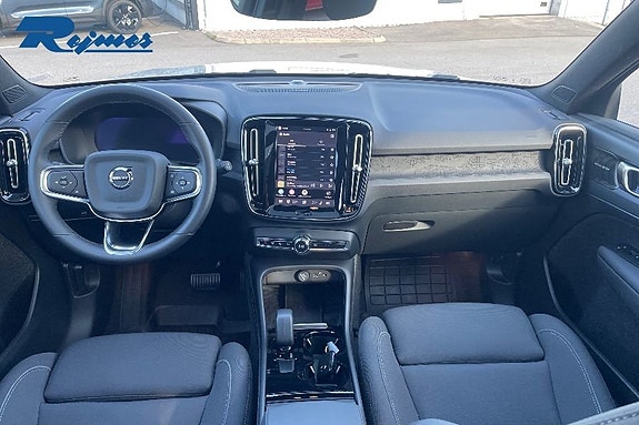 Volvo XC40 9 of 30