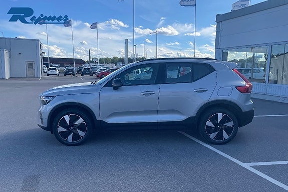 Volvo XC40 5 of 30