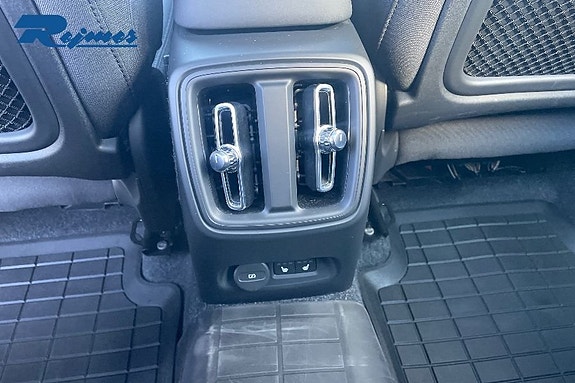 Volvo XC40 22 of 30