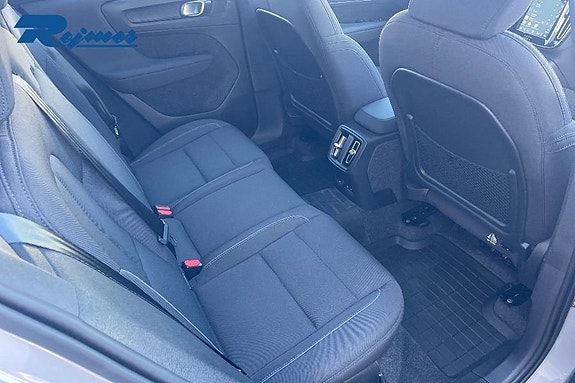 Volvo XC40 20 of 30
