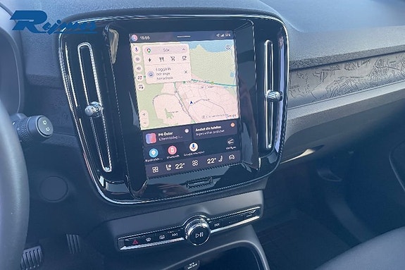 Volvo XC40 12 of 30