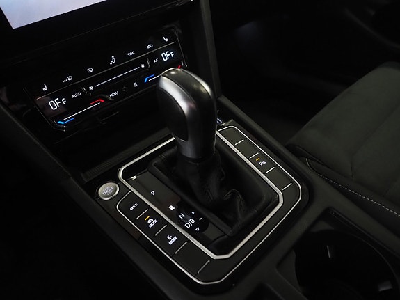 Volkswagen Passat 23 of 24