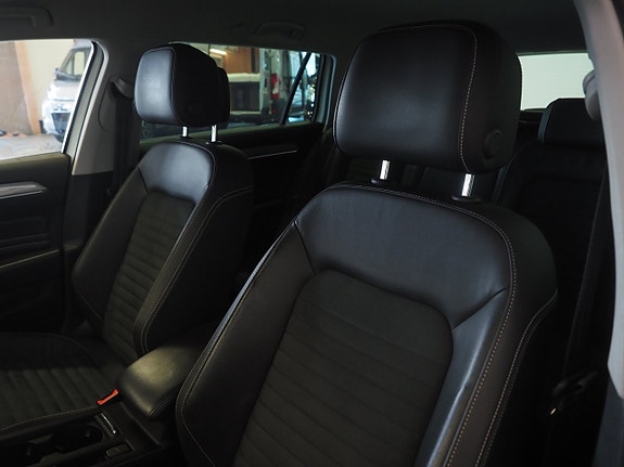 Volkswagen Passat 18 of 24