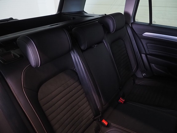 Volkswagen Passat 14 of 24