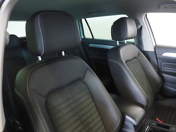 Volkswagen Passat 13 of 24