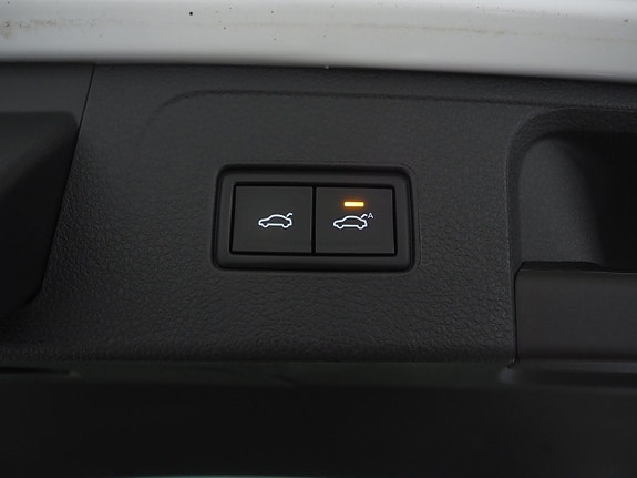Volkswagen Passat 9 of 24